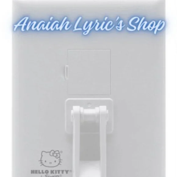 Hello Kitty® Supercute Trifold + Compact Bundle - Picture 12 of 14